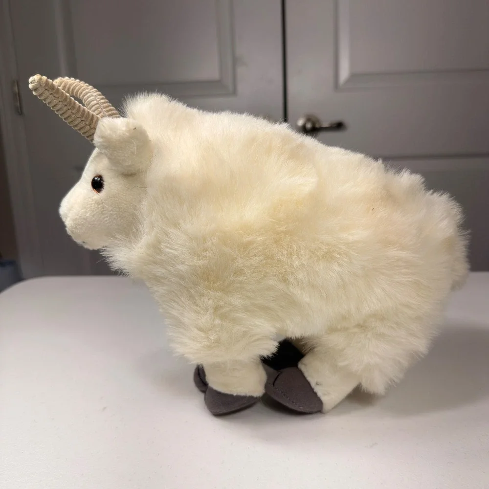 Vintage Dakin Mountain Goat Plush White Ram Stuffed Animal Realistic 10